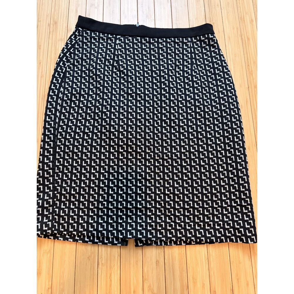 AGB Women's Black & White Patterned Skirt Size 10